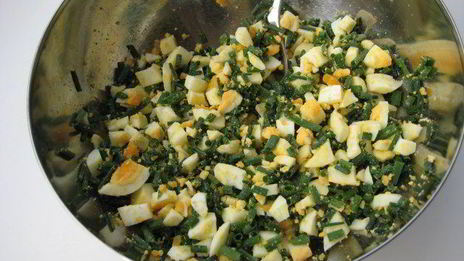 гречневые пирожки с луком и яйцом