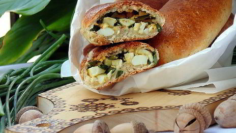 гречневые пирожки с луком и яйцом