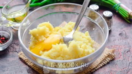 картофельные пирожки с фаршем