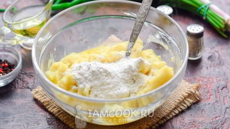 картофельные пирожки с фаршем