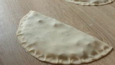 кутабы с зеленью по-азербайджански