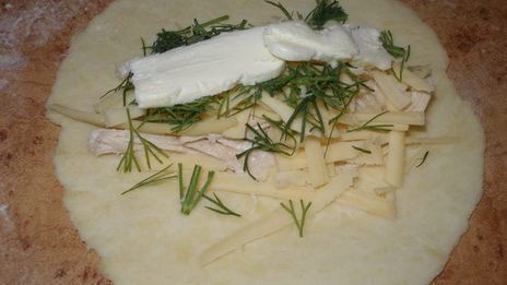 легкие пирожки с курицей и сыром