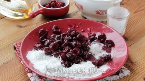 пирожки на молоке с вишней