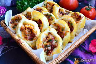 Пирожки Погача с колбасой и сыром