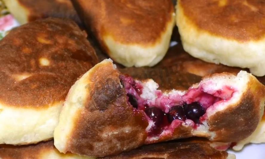 Рецепт пирожков с черной смородиной