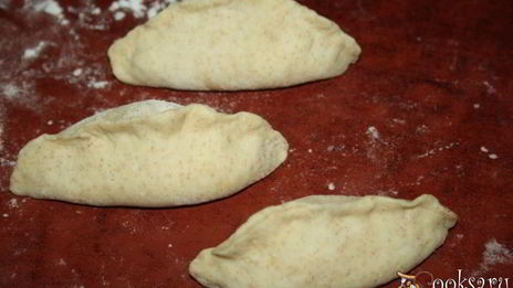 пирожки с капустой и сосисками