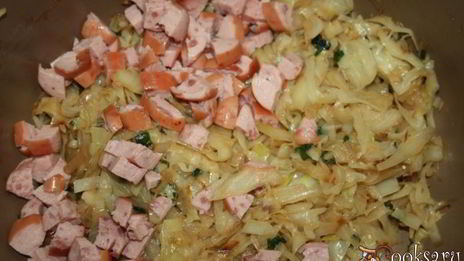 пирожки с капустой и сосисками