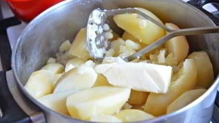 Пирожки с картофелем на сковороде