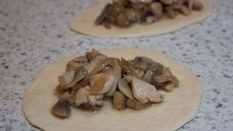 пирожки с курицей и грибами