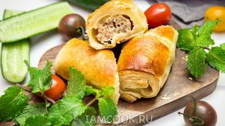 Пирожки с мясом из слоеного теста в духовке