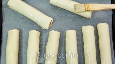 пирожки с мясом из слоеного теста в духовке