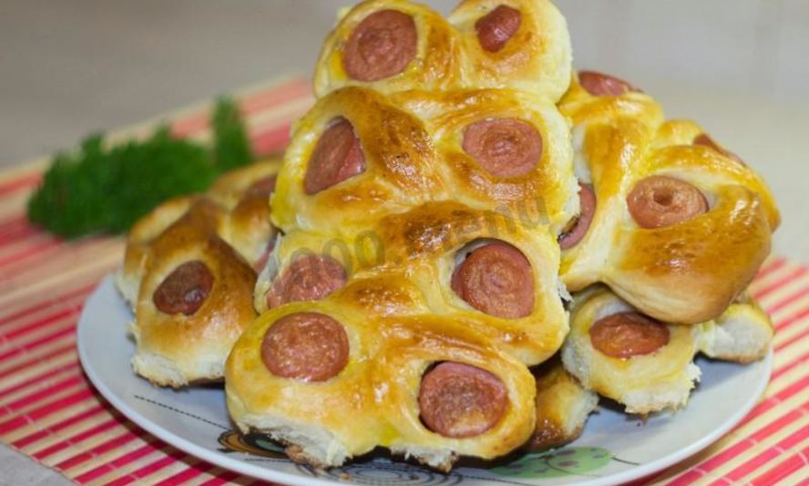 Рецепт пирожков с сосиской в духовке гусеницы