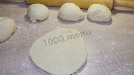 пирожки с сосиской в духовке гусеницы