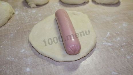 пирожки с сосиской в духовке гусеницы
