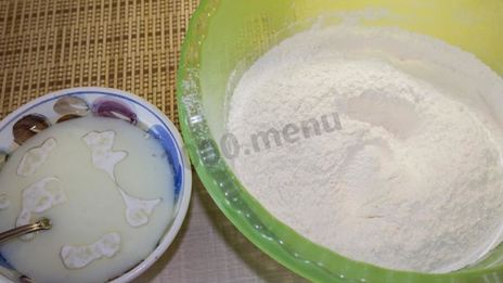 пирожки с сосиской в духовке гусеницы