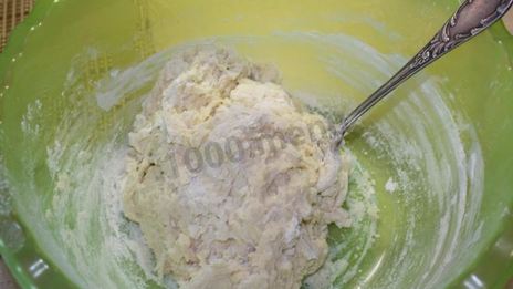 пирожки с сосиской в духовке гусеницы