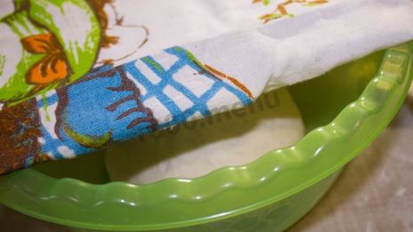 пирожки с сосиской в духовке гусеницы