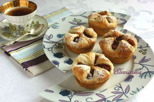 Пирожки с вишней