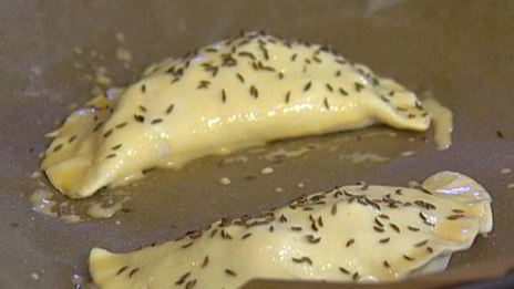 пирожки со шпинатом и грушей