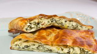 Слоеные пирожки с творожным сыром
