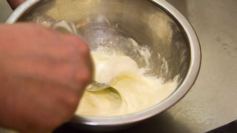 слоеные пирожки с творожным сыром