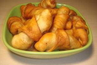 Закусочные жареные мини-пирожки с мясом