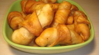 Закусочные жареные мини-пирожки с мясом