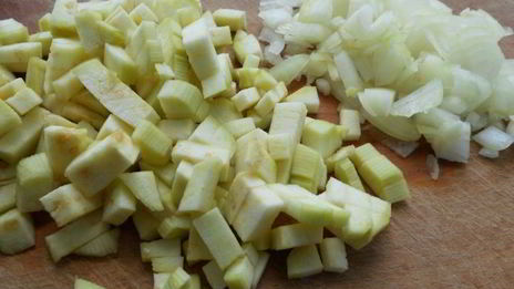 жареные пирожки с картофелем и баклажанами