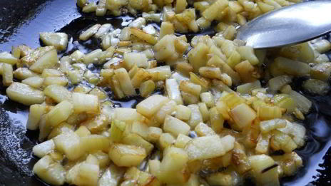 жареные пирожки с картофелем и баклажанами