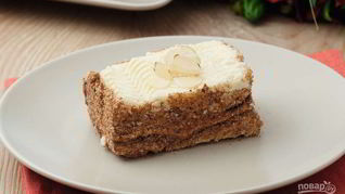 Бисквитное пирожное с белковым кремом