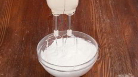 бисквитное пирожное с белковым кремом