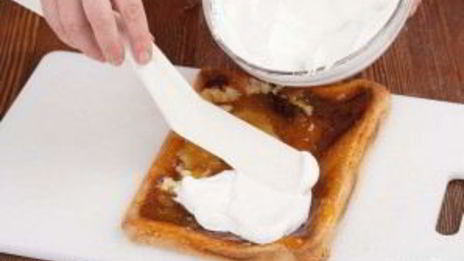 бисквитное пирожное с белковым кремом