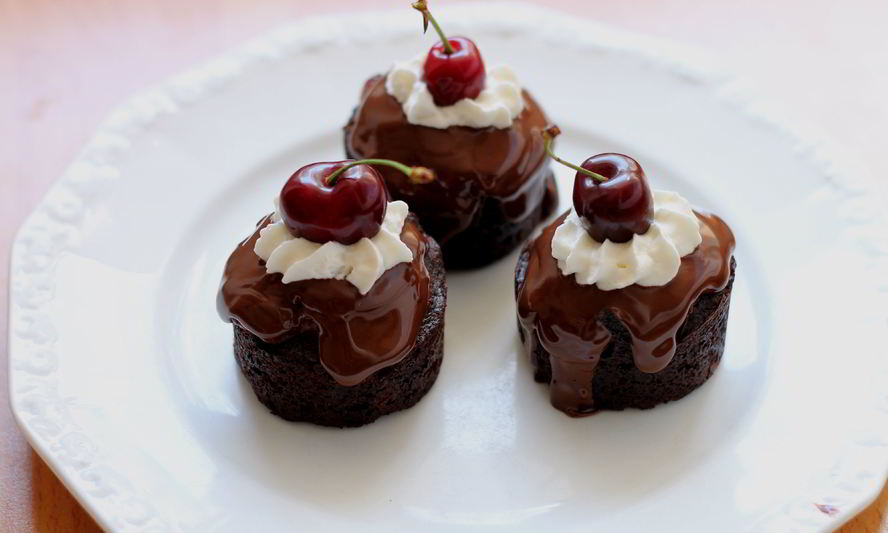 Рецепт мини-пирожных черный лес