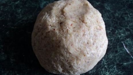 пирожное малина на снегу