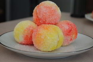 Пирожные Персики