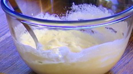 пирожные с клубникой, маскарпоне и мятой