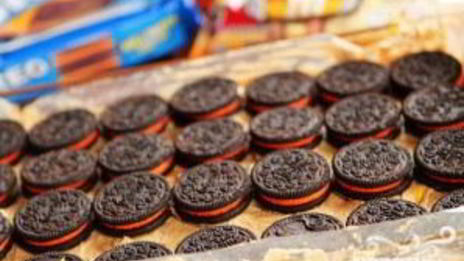 пирожные с шоколадными печеньями и m&m's