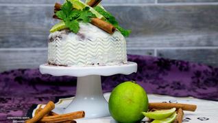 Шоколадное пирожное с ромом и лаймом