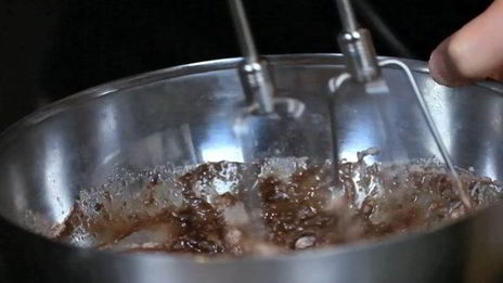 шоколадное пирожное с ромом и лаймом