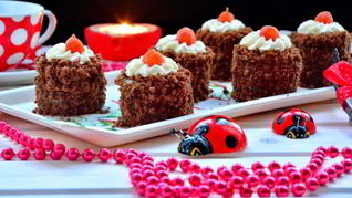 Шоколадные пирожные с кумкватами