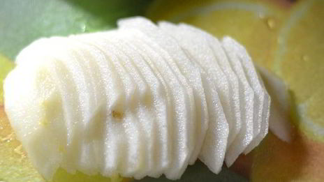 мини-пицца пекорино с медом, грушей и кедровыми орешками