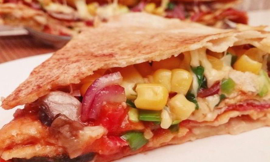 Рецепт многослойной экспресс-пиццы на сковороде