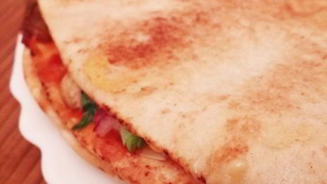 многослойная экспресс-пицца на сковороде