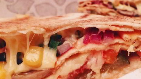 многослойная экспресс-пицца на сковороде