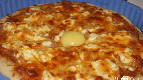 пицца карбонара с яйцом