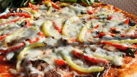 пицца мясная с болгарским перцем и сыром джюгас