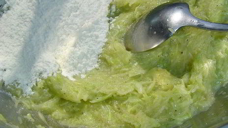 пицца на кабачковой основе