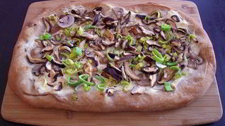 Пицца с лесными грибами