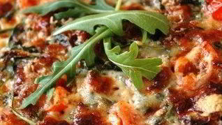 Пицца с луком-пореем и артошоками