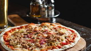 Пицца с тунцом